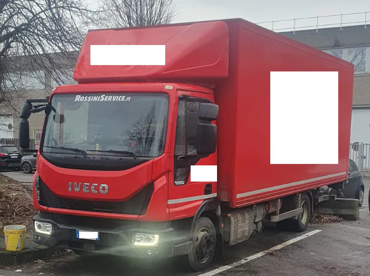 IVECO EUROCARGO 100E18 - Kamion sa zatvorenim sandukom: slika 2 IVECO EUROCARGO 100E18 - Kamion sa zatvorenim sandukom: slika 2