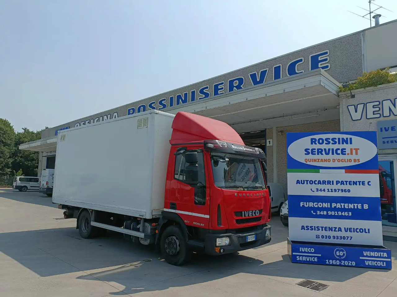 IVECO EUROCARGO 120EL22 - Kamion sa zatvorenim sandukom: slika 1 IVECO EUROCARGO 120EL22 - Kamion sa zatvorenim sandukom: slika 1