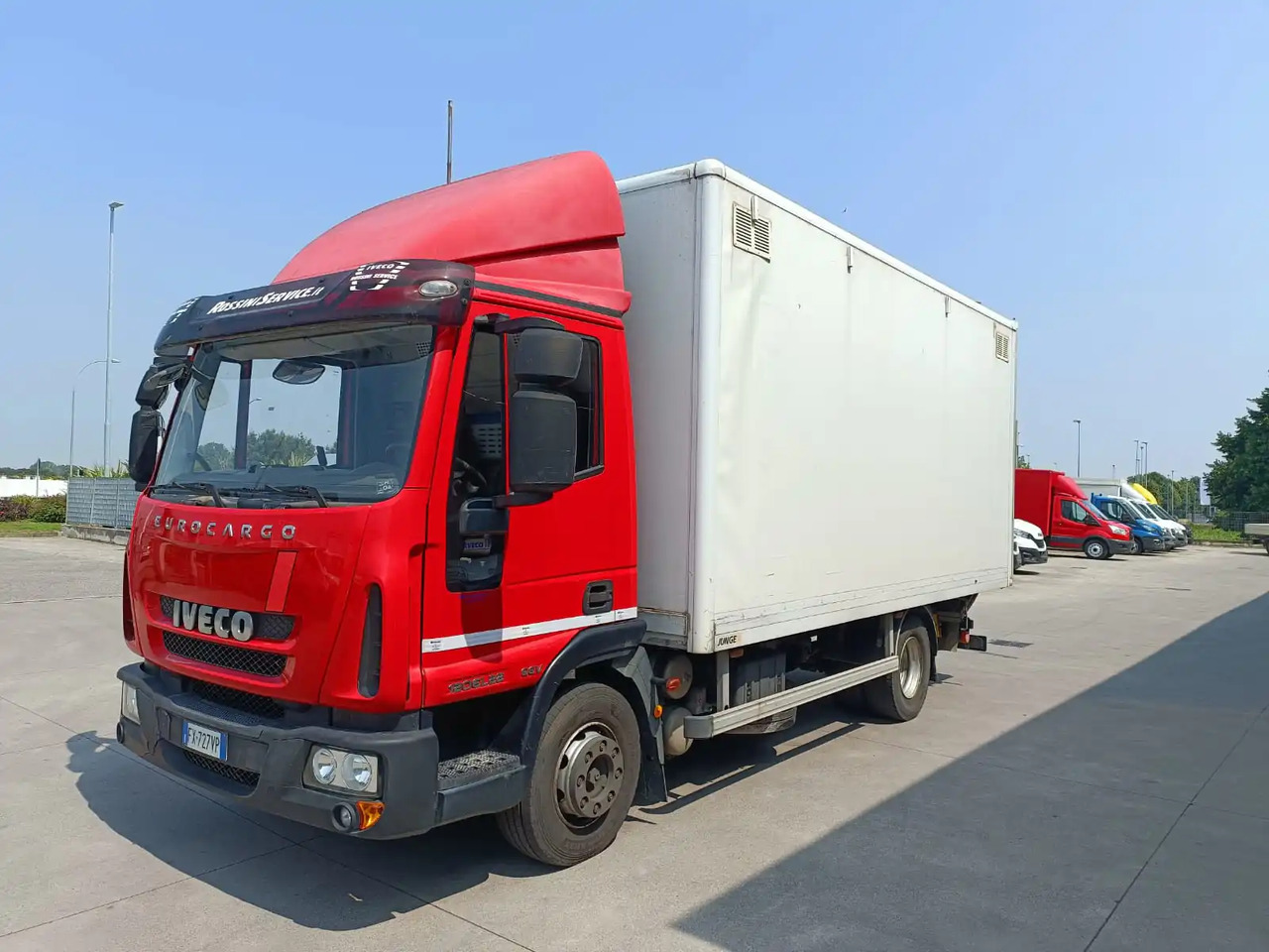 IVECO EUROCARGO 120EL22 - Kamion sa zatvorenim sandukom: slika 3 IVECO EUROCARGO 120EL22 - Kamion sa zatvorenim sandukom: slika 3