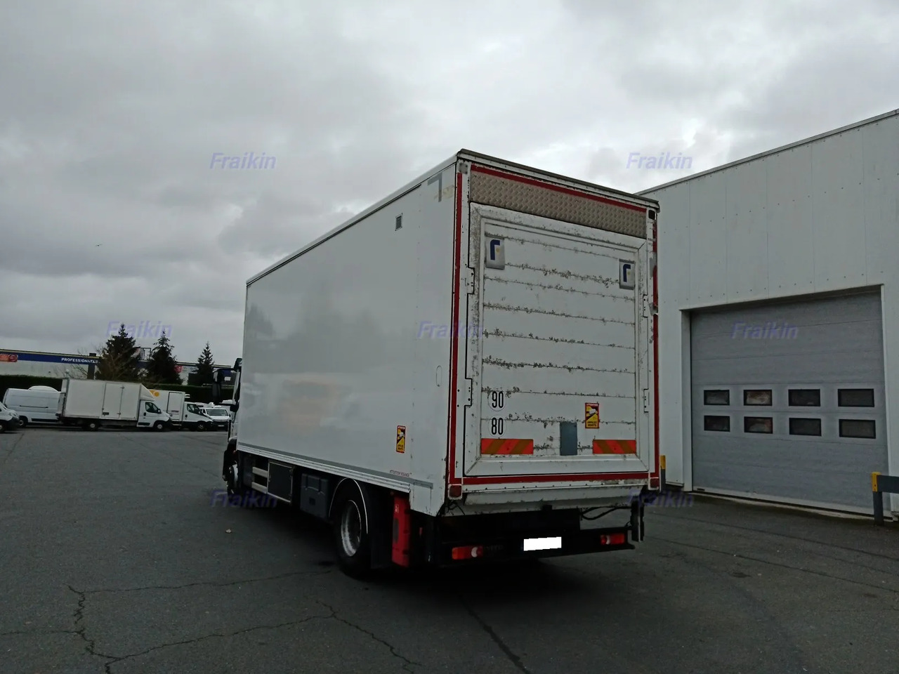 IVECO EUROCARGO 180EL32P EURO 6 - Kamion sa zatvorenim sandukom: slika 2 IVECO EUROCARGO 180EL32P EURO 6 - Kamion sa zatvorenim sandukom: slika 2