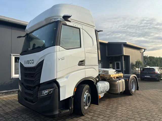 IVECO STRALIS S-WAY AS440S50 T/P - Kamion sa golom šasijom i zatvorenom kabinom: slika 2 IVECO STRALIS S-WAY AS440S50 T/P - Kamion sa golom šasijom i zatvorenom kabinom: slika 2