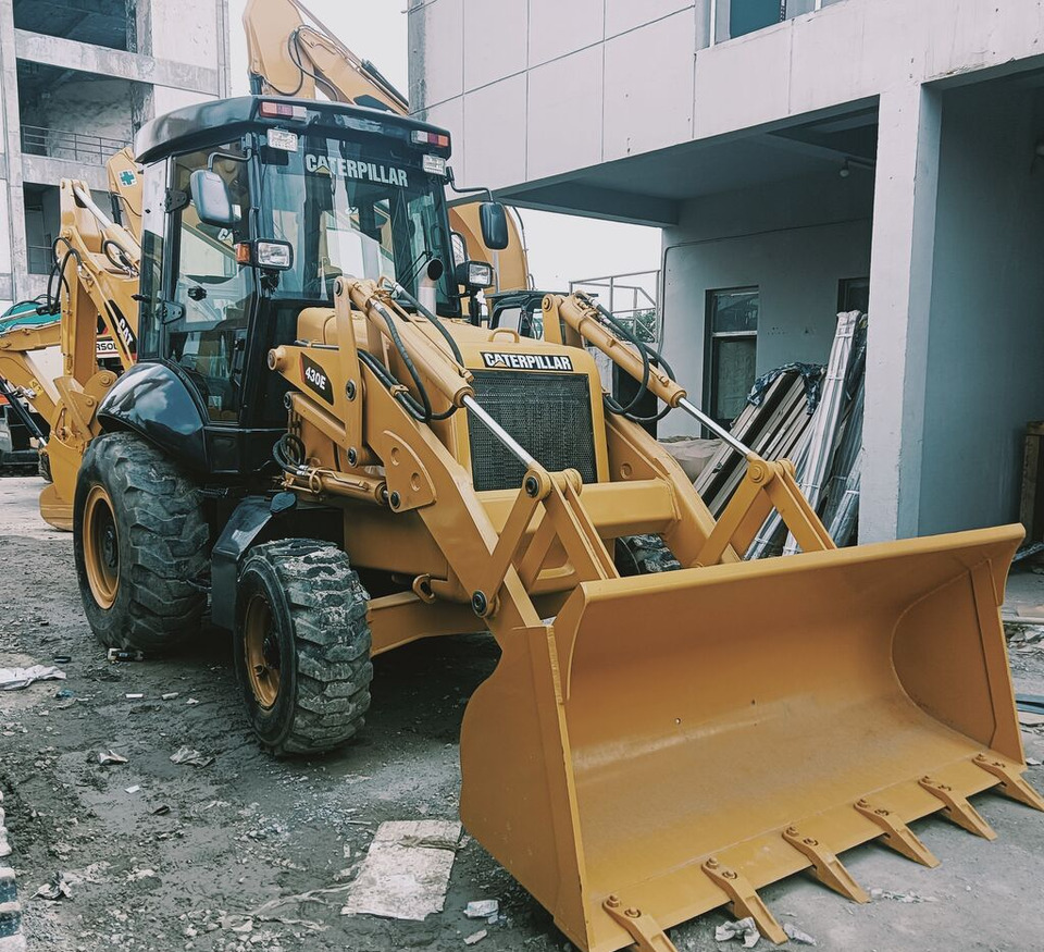 Caterpillar 430F - Bager utovarivač: slika 1 Caterpillar 430F - Bager utovarivač: slika 1