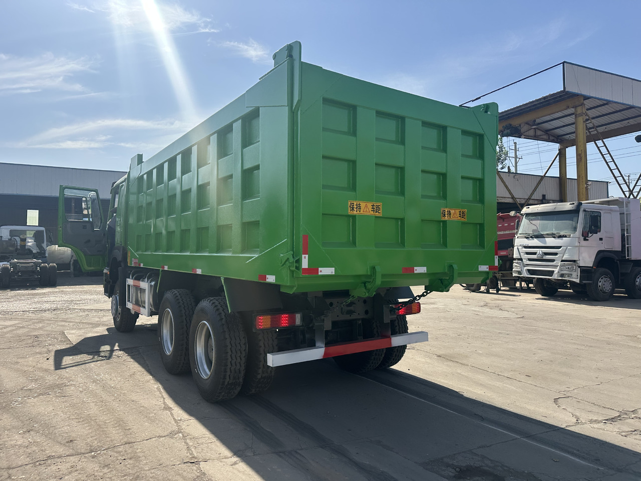 HOWO 371 6X4 - Istovarivač: slika 5 HOWO 371 6X4 - Istovarivač: slika 5