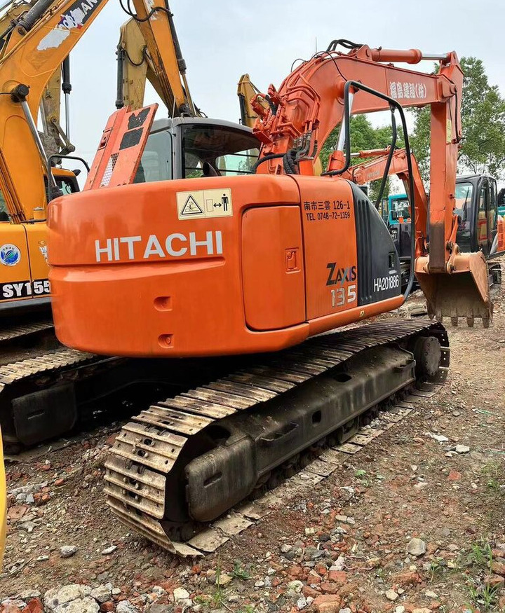 Bager guseničar Hitachi ZX135: slika 6