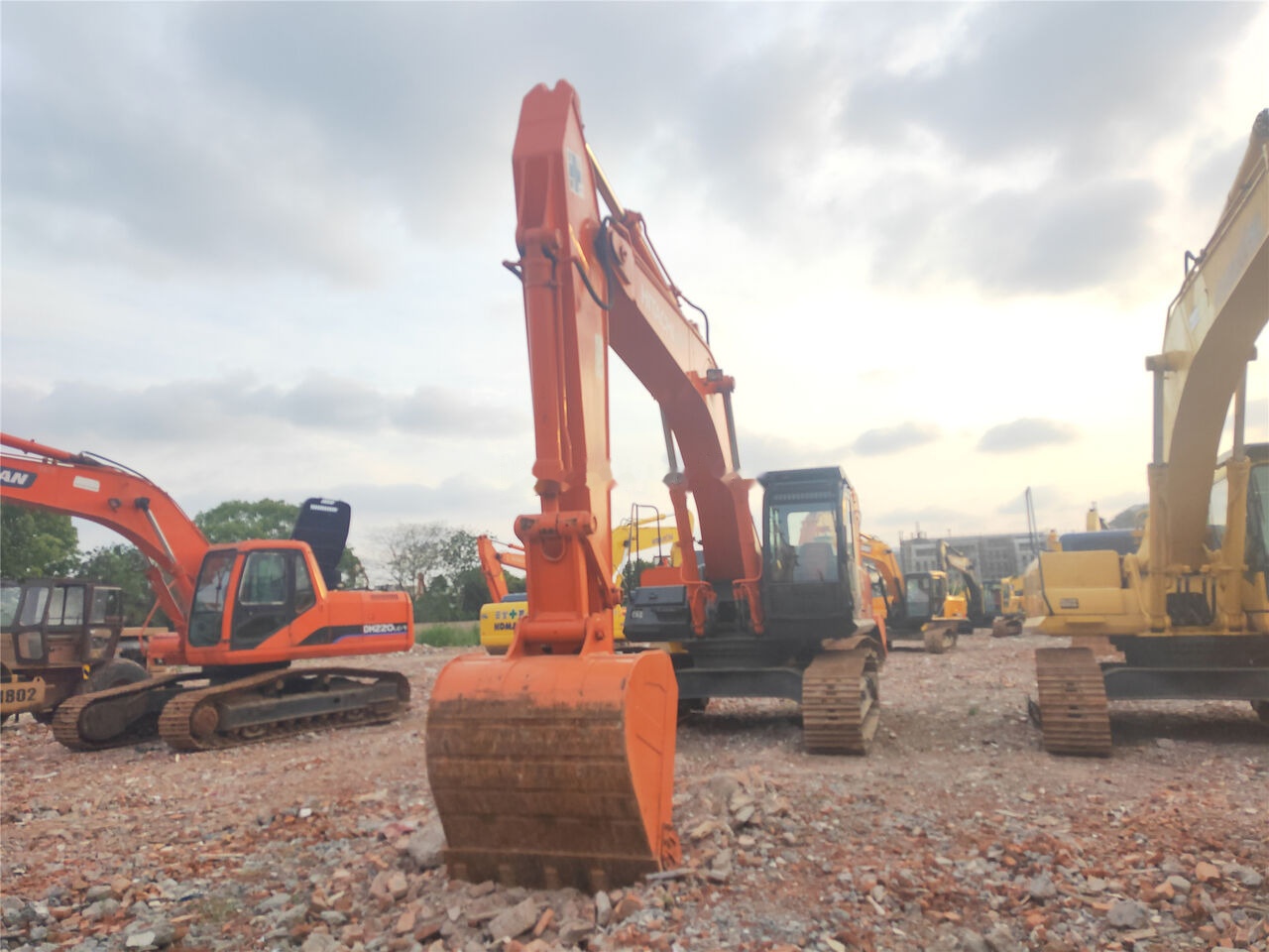 Hitachi ZX350H-3G - Bager guseničar: slika 5 Hitachi ZX350H-3G - Bager guseničar: slika 5