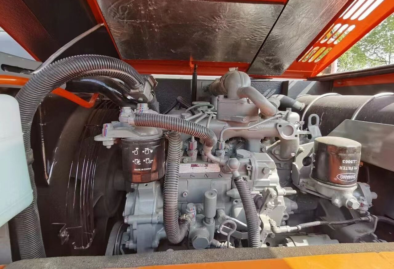 Bager guseničar Hitachi ZX70: slika 6