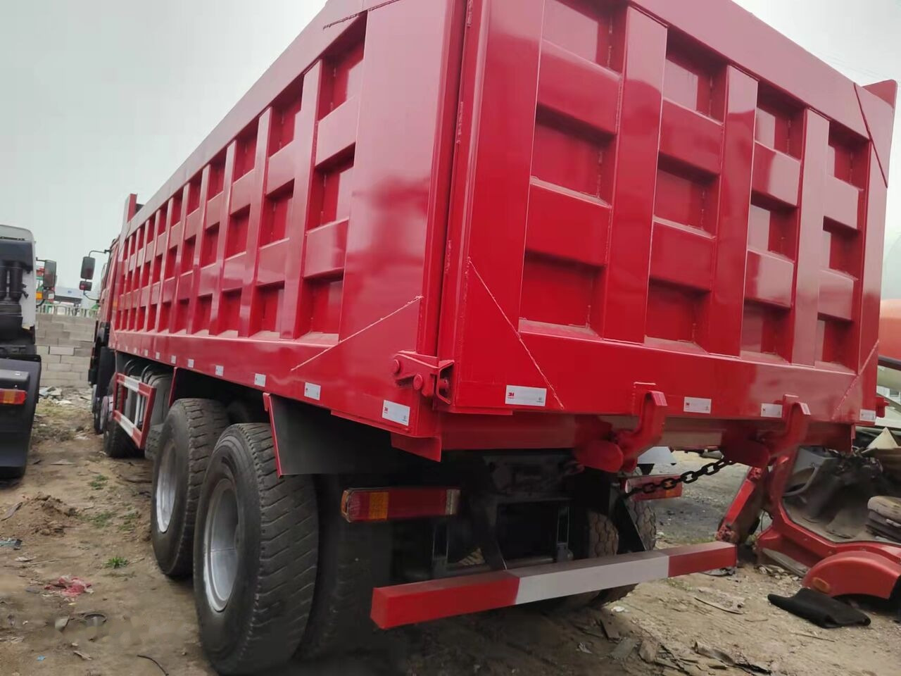 Howo 375 8x4 - Istovarivač: slika 4 Howo 375 8x4 - Istovarivač: slika 4