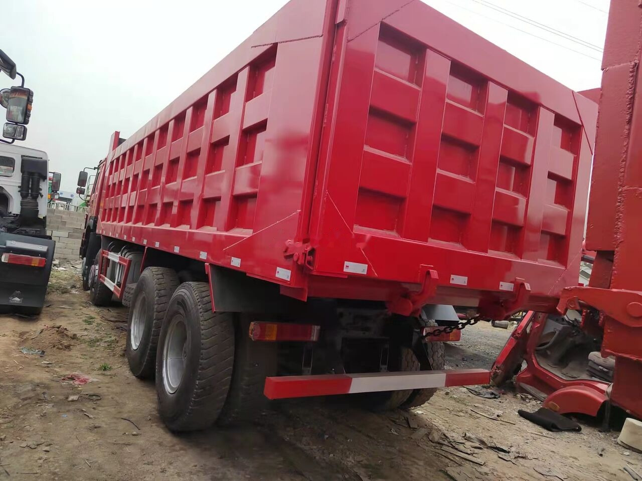 Howo 375 8x4 - Istovarivač: slika 5 Howo 375 8x4 - Istovarivač: slika 5