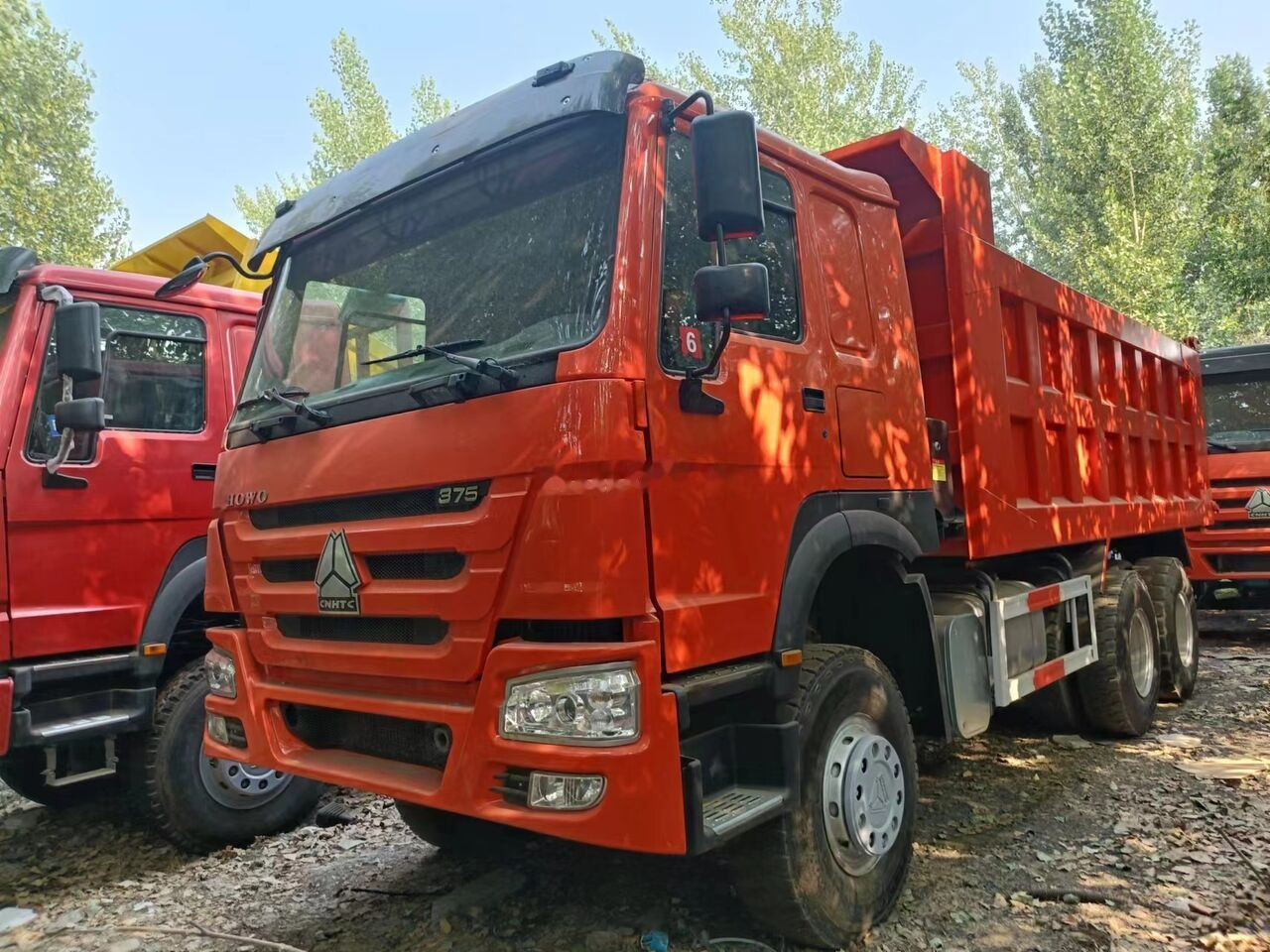 Howo 375 - Istovarivač: slika 2 Howo 375 - Istovarivač: slika 2