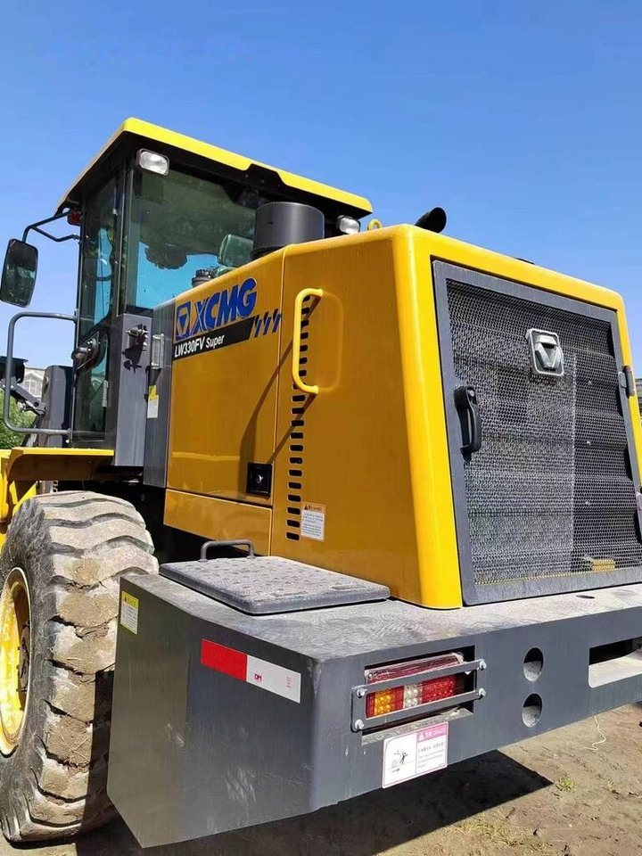 XCMG LW300FV - Utovarivač točkaš: slika 4 XCMG LW300FV - Utovarivač točkaš: slika 4