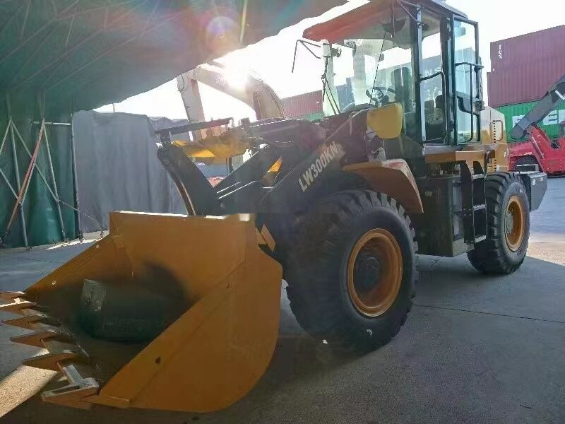 XCMG LW300KN - Utovarivač točkaš: slika 2 XCMG LW300KN - Utovarivač točkaš: slika 2