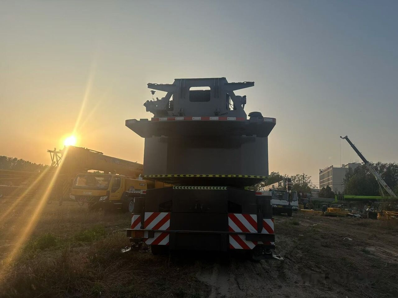 Zoomlion ZTC900V6 - Pokretni kran: slika 2 Zoomlion ZTC900V6 - Pokretni kran: slika 2