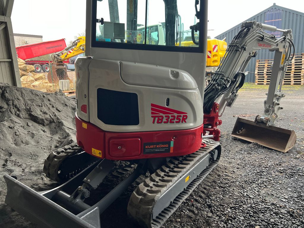 Takeuchi TB 325 RA - Powertilt V3 - Mini bager: slika 3 Takeuchi TB 325 RA - Powertilt V3 - Mini bager: slika 3