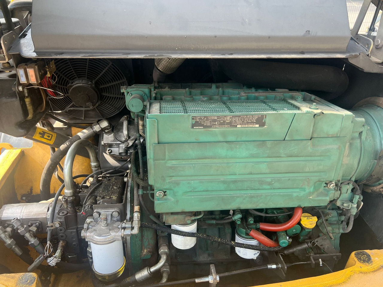 Volvo L 25 F u 28 F u. 30 F - Utovarivač točkaš: slika 3 Volvo L 25 F u 28 F u. 30 F - Utovarivač točkaš: slika 3