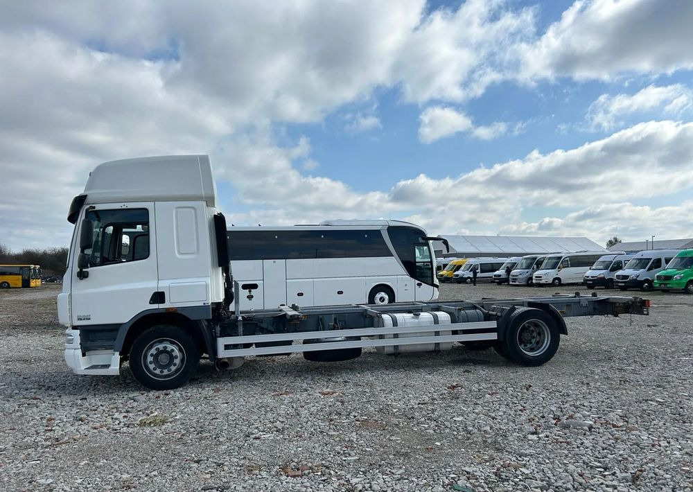 DAF CF75.310 - Kamion sa golom šasijom i zatvorenom kabinom: slika 5 DAF CF75.310 - Kamion sa golom šasijom i zatvorenom kabinom: slika 5