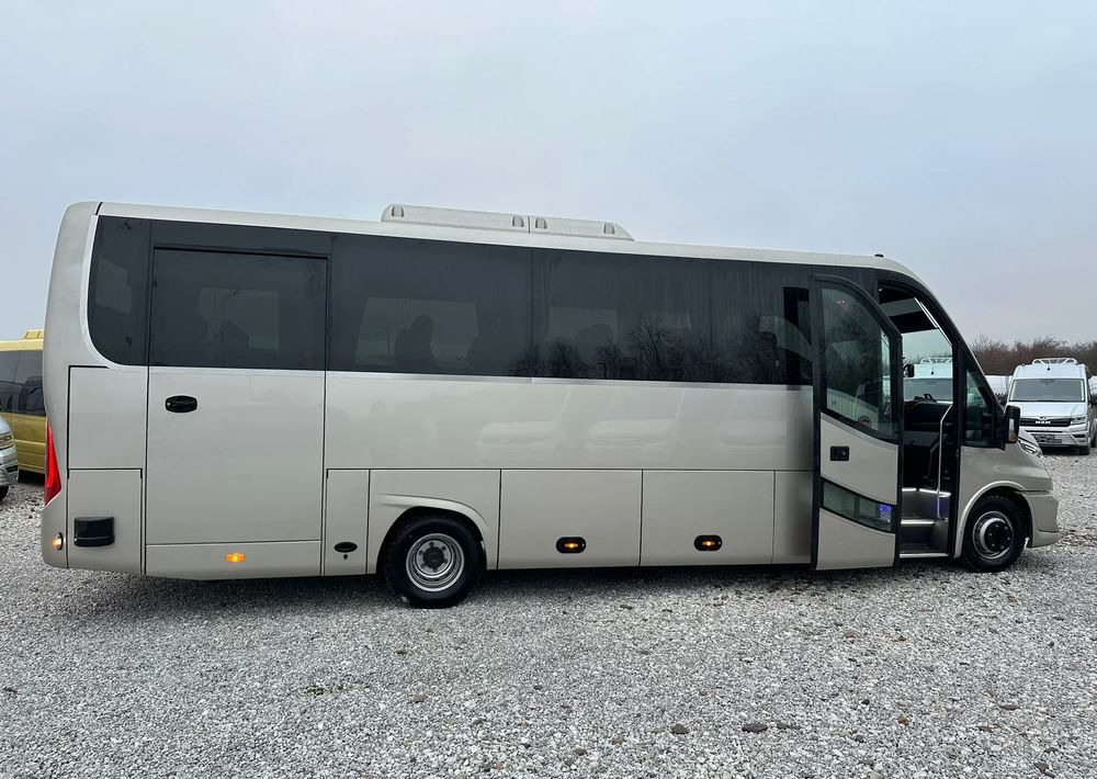 Iveco Daily - Minibus, Putnički kombi: slika 2 Iveco Daily - Minibus, Putnički kombi: slika 2