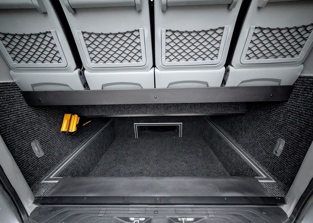 Minibus, Putnički kombi novi Mercedes-Benz Sprinter 519: slika 7