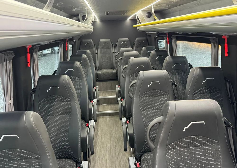 Minibus, Putnički kombi novi Volkswagen Crafter: slika 20