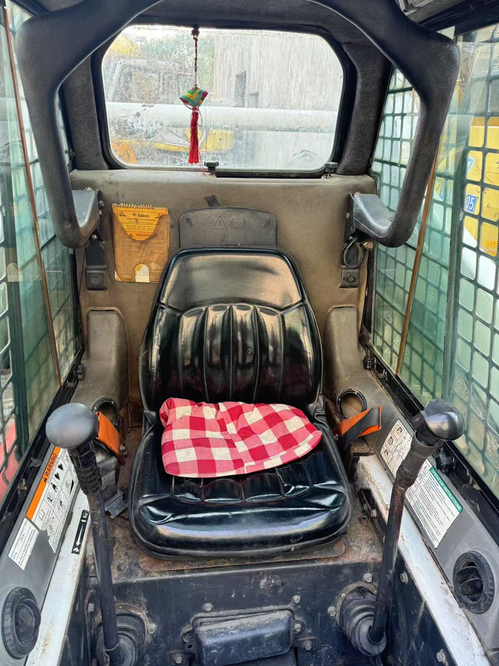BOBCAT S185 - Mini utovarivač: slika 4 BOBCAT S185 - Mini utovarivač: slika 4