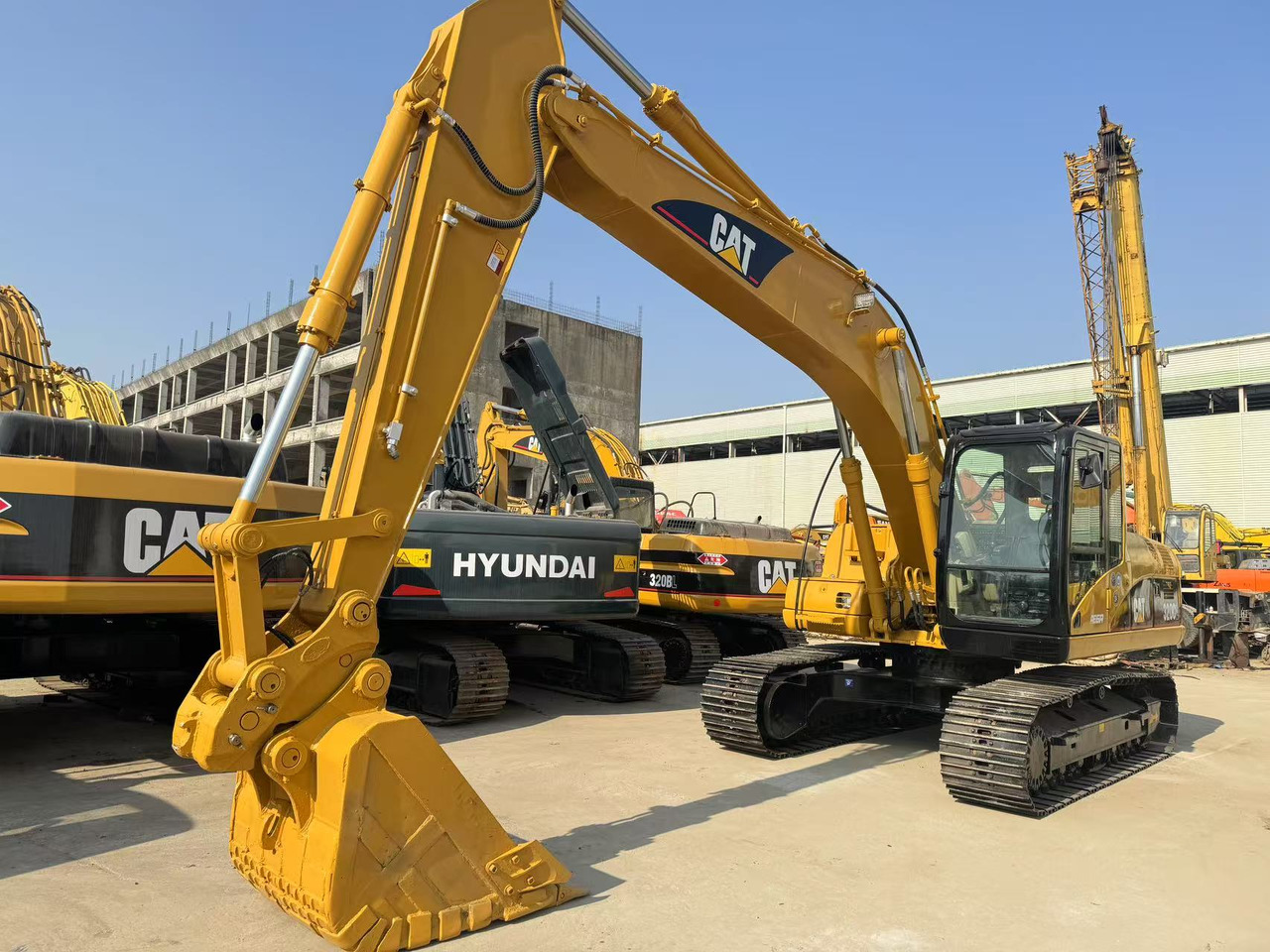 CATERPILLAR 320C - Bager guseničar: slika 1 CATERPILLAR 320C - Bager guseničar: slika 1