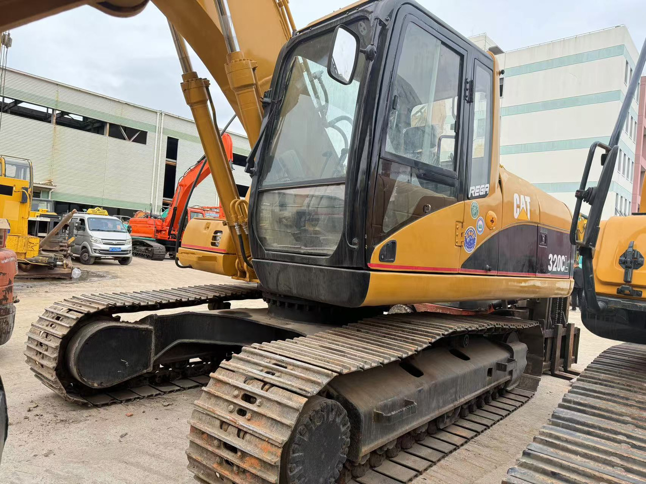Bager guseničar CATERPILLAR 320C: slika 8
