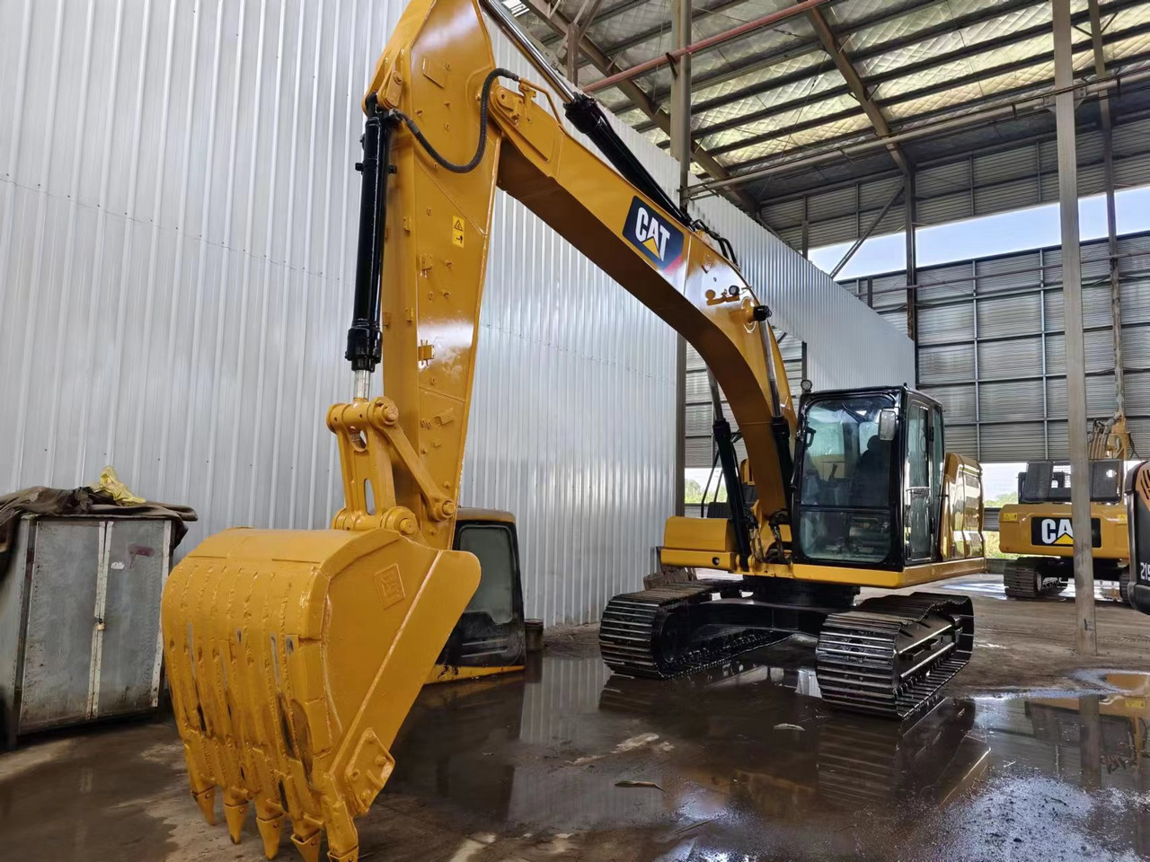 CATERPILLAR 320GC CAT 320 - Bager guseničar: slika 2 CATERPILLAR 320GC CAT 320 - Bager guseničar: slika 2