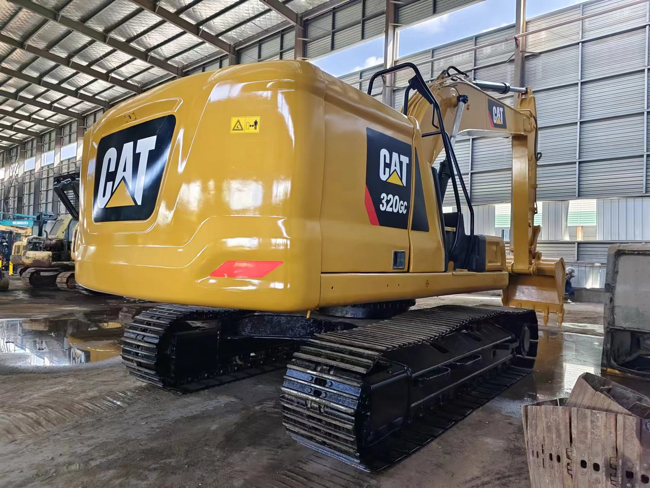 Bager guseničar CATERPILLAR 320GC: slika 6