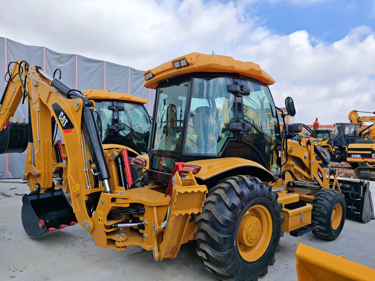 CATERPILLAR 420F - Bager utovarivač: slika 2 CATERPILLAR 420F - Bager utovarivač: slika 2