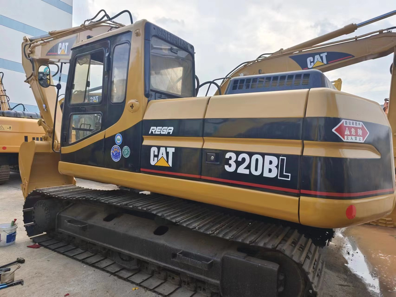 CATERPILLAR CAT 320BL - Bager guseničar: slika 1 CATERPILLAR CAT 320BL - Bager guseničar: slika 1
