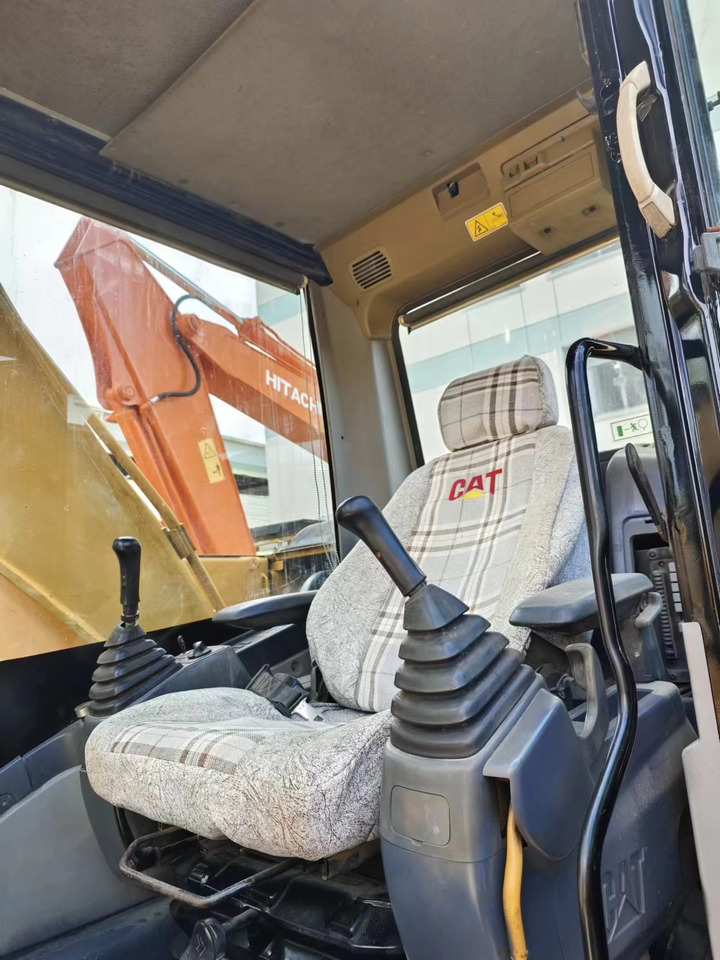 CATERPILLAR CAT 320D2 - Bager guseničar: slika 4 CATERPILLAR CAT 320D2 - Bager guseničar: slika 4