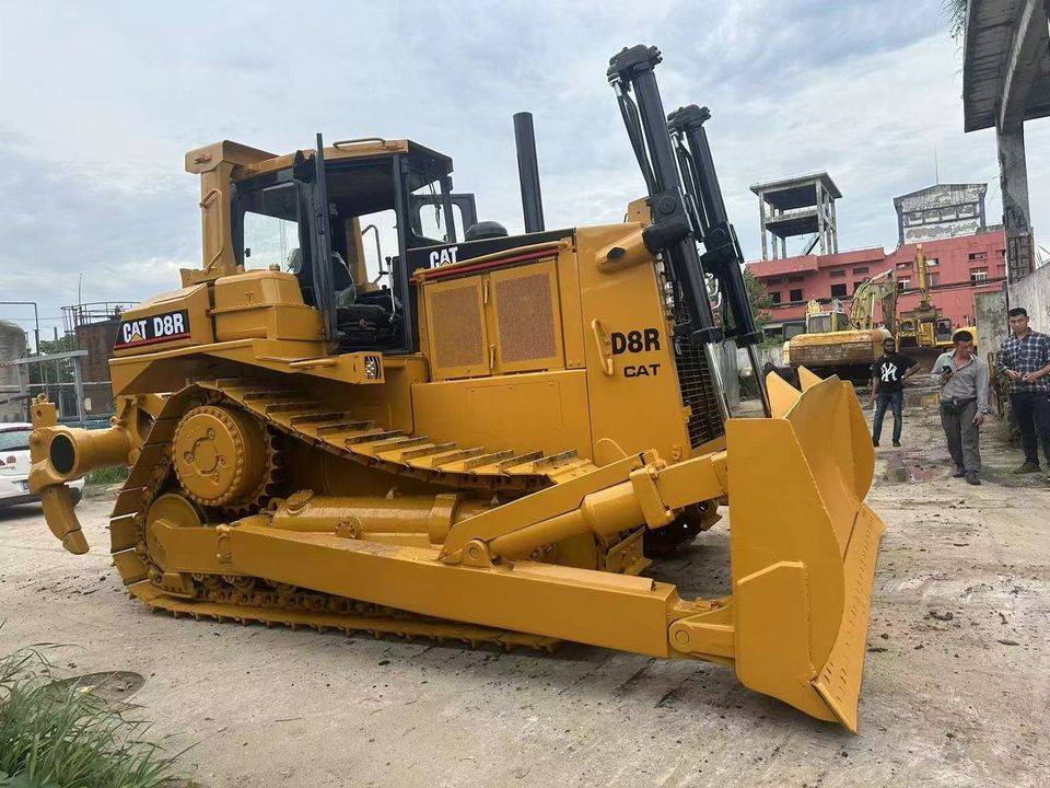 CATERPILLAR D8R - Buldožer: slika 1 CATERPILLAR D8R - Buldožer: slika 1