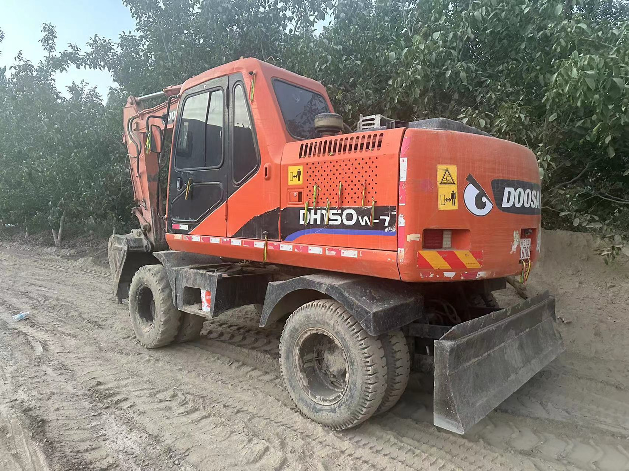 DOOSAN DH150W-7 - Bager točkaš: slika 1 DOOSAN DH150W-7 - Bager točkaš: slika 1