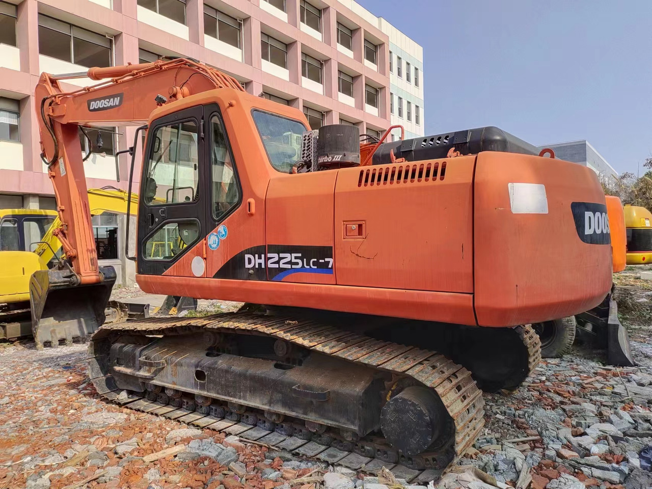 DOOSAN DH225LC-7 - Bager guseničar: slika 2 DOOSAN DH225LC-7 - Bager guseničar: slika 2