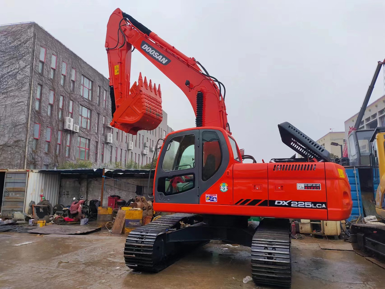 DOOSAN DX225LCA - Bager guseničar: slika 2 DOOSAN DX225LCA - Bager guseničar: slika 2