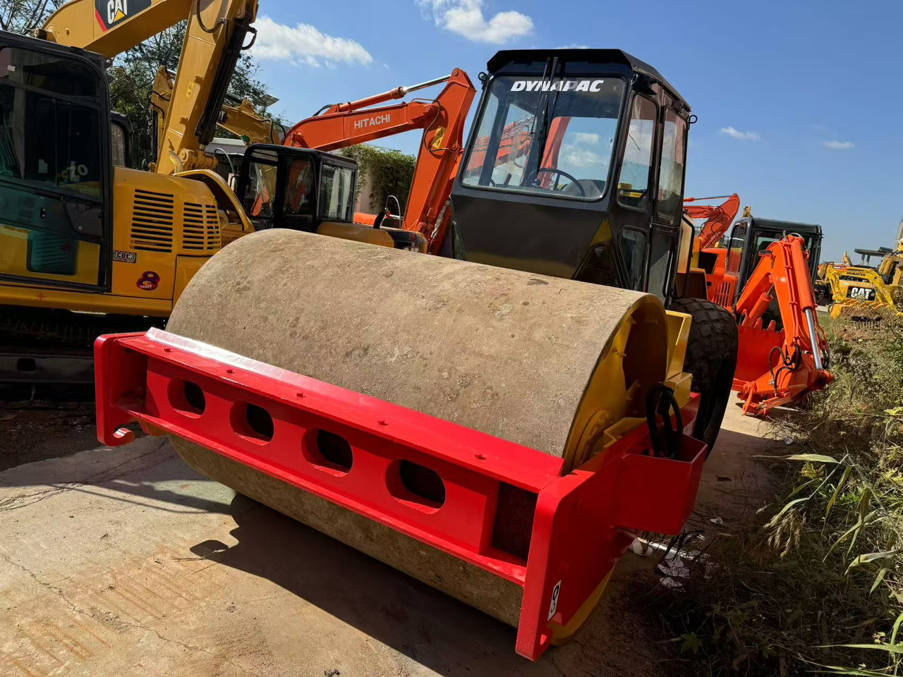 DYNAPAC CA30D - Kompaktor: slika 1 DYNAPAC CA30D - Kompaktor: slika 1