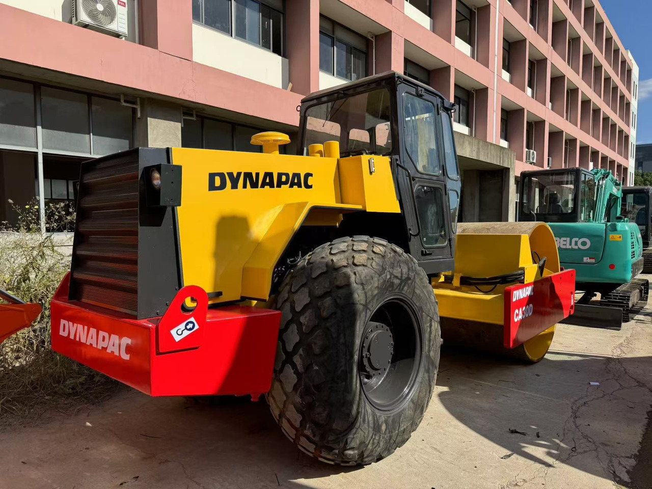 DYNAPAC CA30D - Kompaktor: slika 3 DYNAPAC CA30D - Kompaktor: slika 3