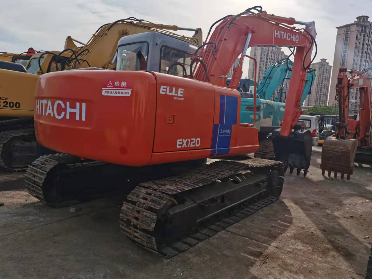 HITACHI EX120-2 - Bager guseničar: slika 2 HITACHI EX120-2 - Bager guseničar: slika 2