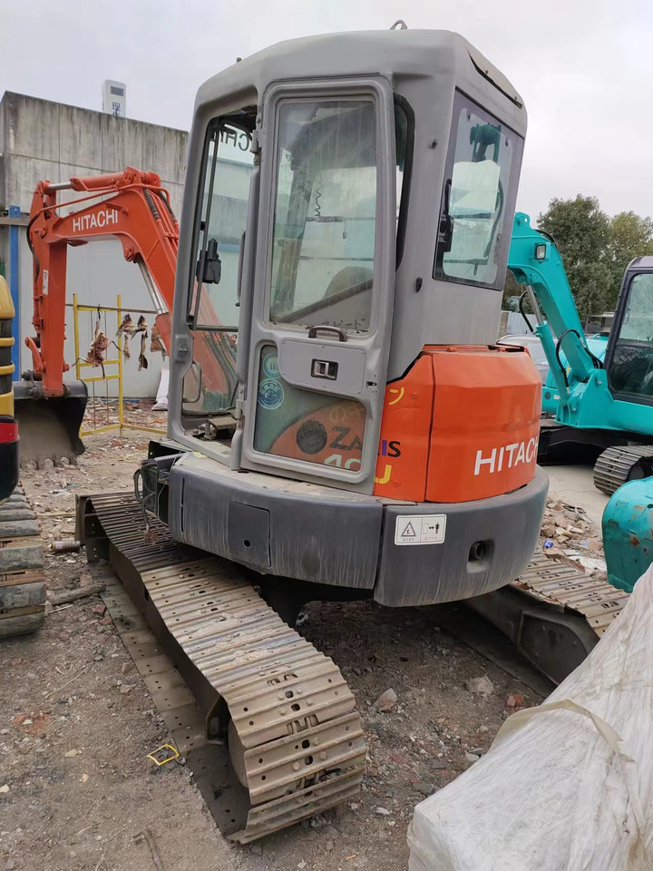 HITACHI ZX40U - Mini bager: slika 1 HITACHI ZX40U - Mini bager: slika 1