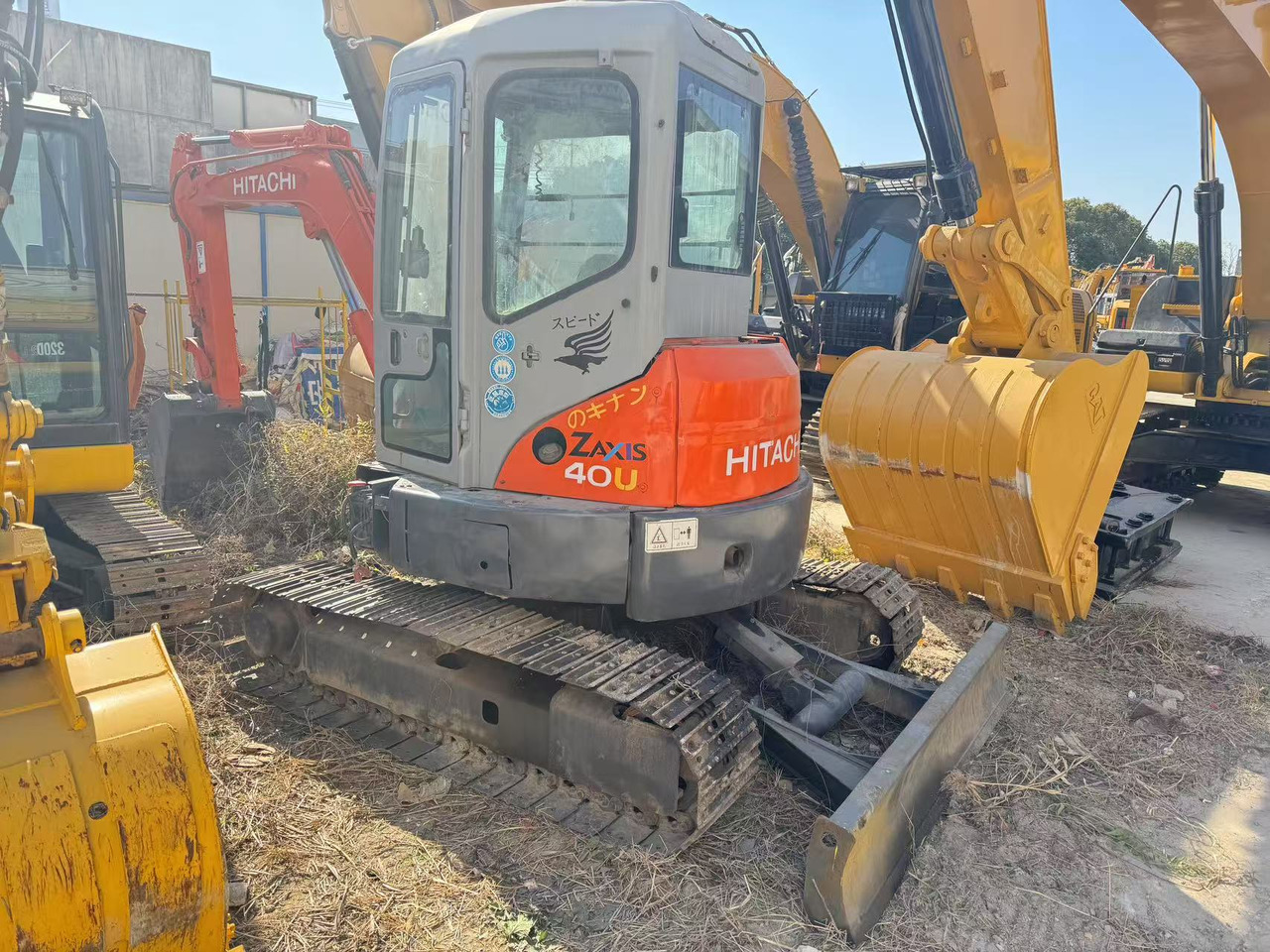 HITACHI ZX40U - Mini bager: slika 1 HITACHI ZX40U - Mini bager: slika 1