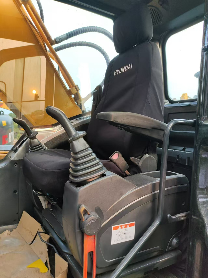 HYUNDAI R220LC-9S - Bager guseničar: slika 3 HYUNDAI R220LC-9S - Bager guseničar: slika 3