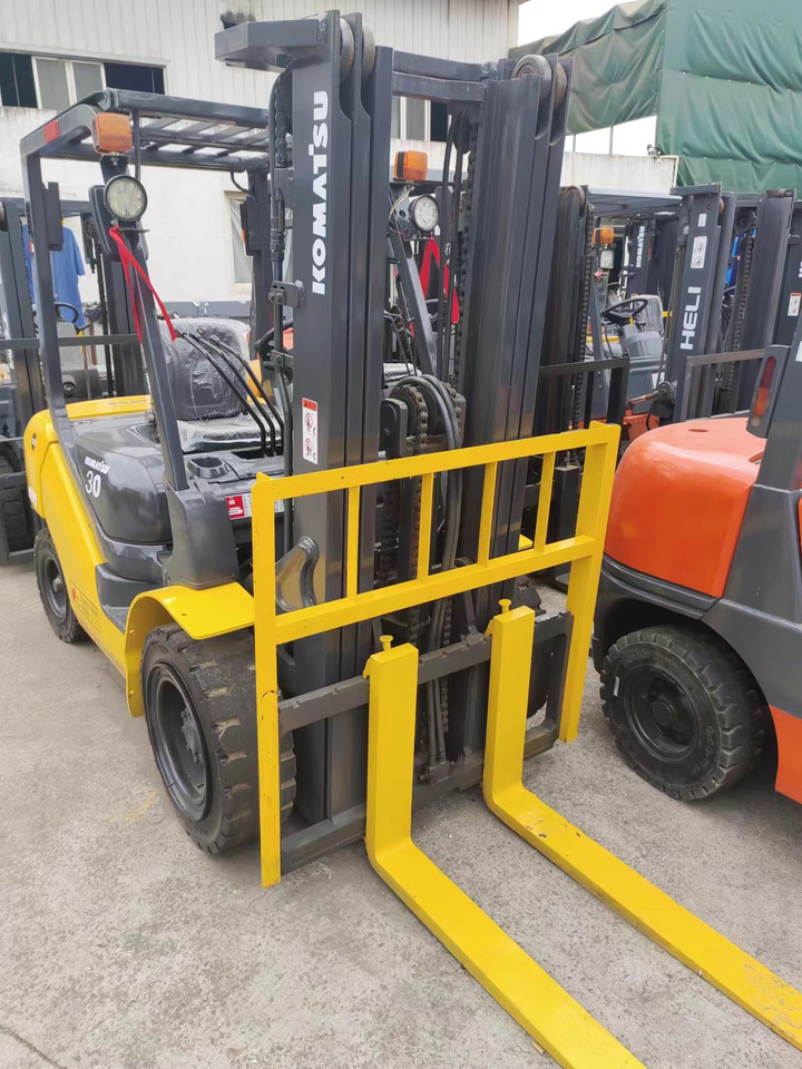 KOMATSU FD30 FD50 FD70 Japanese diesel forklift - Dizel viljuškar: slika 2 KOMATSU FD30 FD50 FD70 Japanese diesel forklift - Dizel viljuškar: slika 2