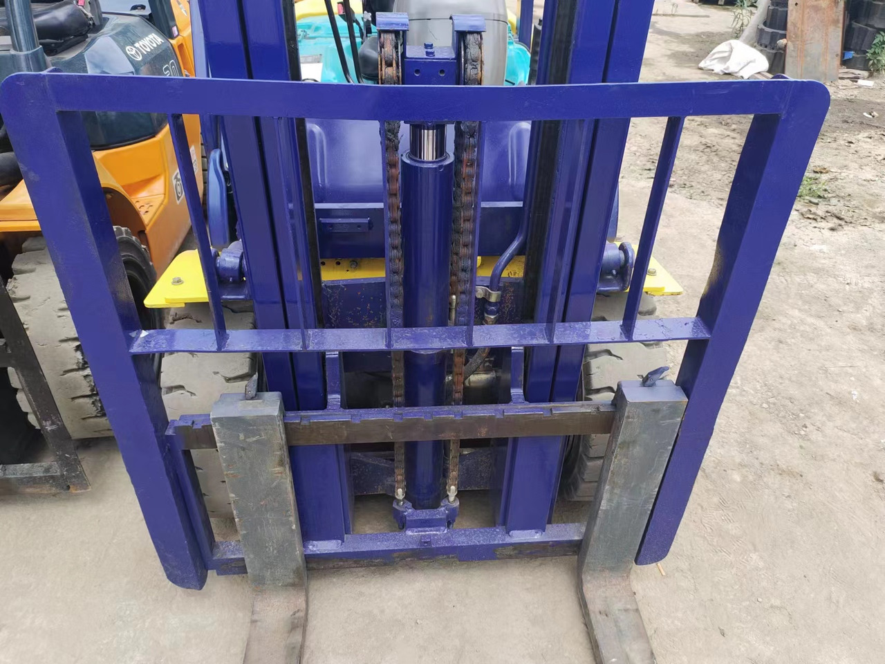 KOMATSU FD30 - Dizel viljuškar: slika 3 KOMATSU FD30 - Dizel viljuškar: slika 3