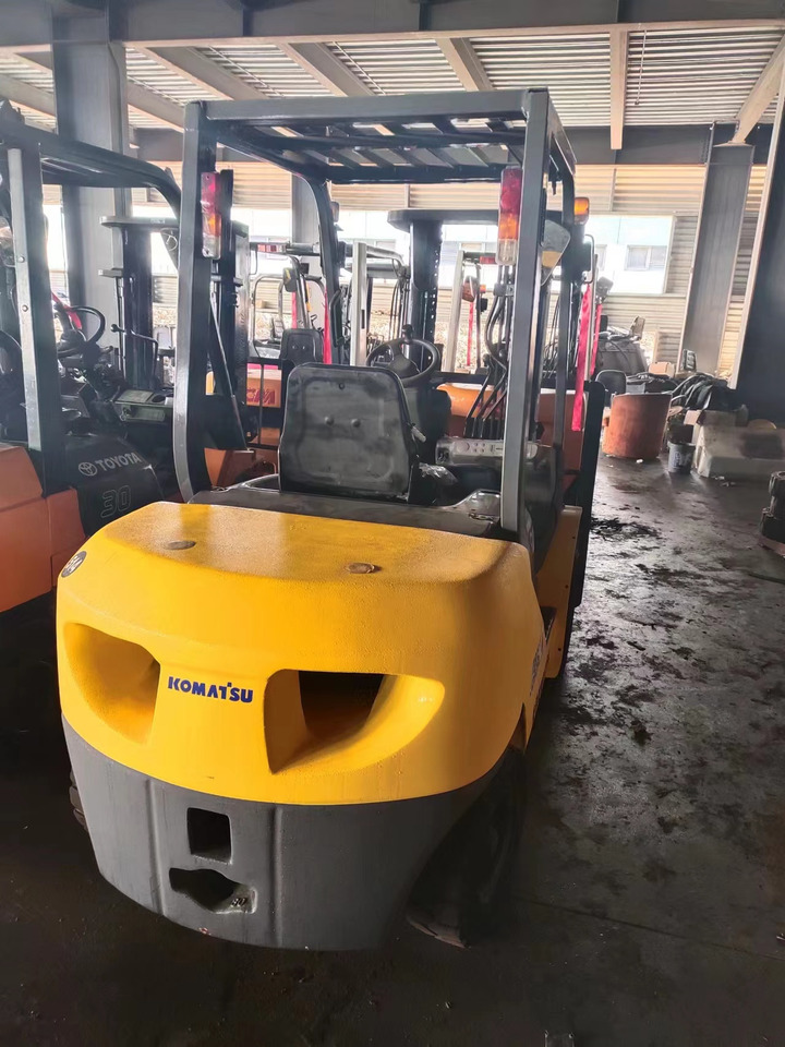 KOMATSU FD30T-17 - Dizel viljuškar: slika 4 KOMATSU FD30T-17 - Dizel viljuškar: slika 4