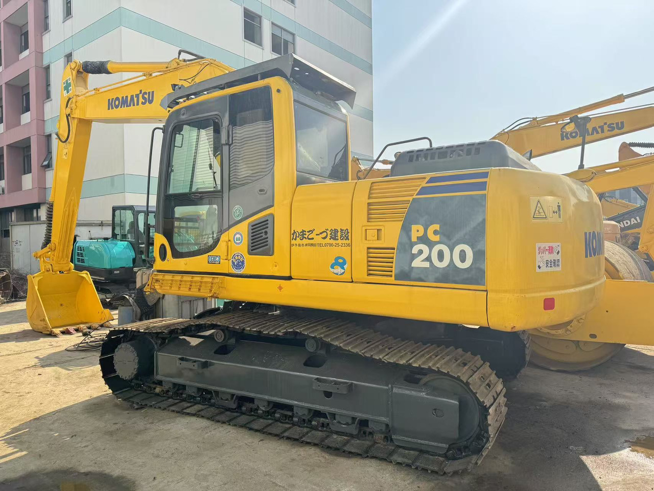 KOMATSU PC200-8 - Bager guseničar: slika 1 KOMATSU PC200-8 - Bager guseničar: slika 1
