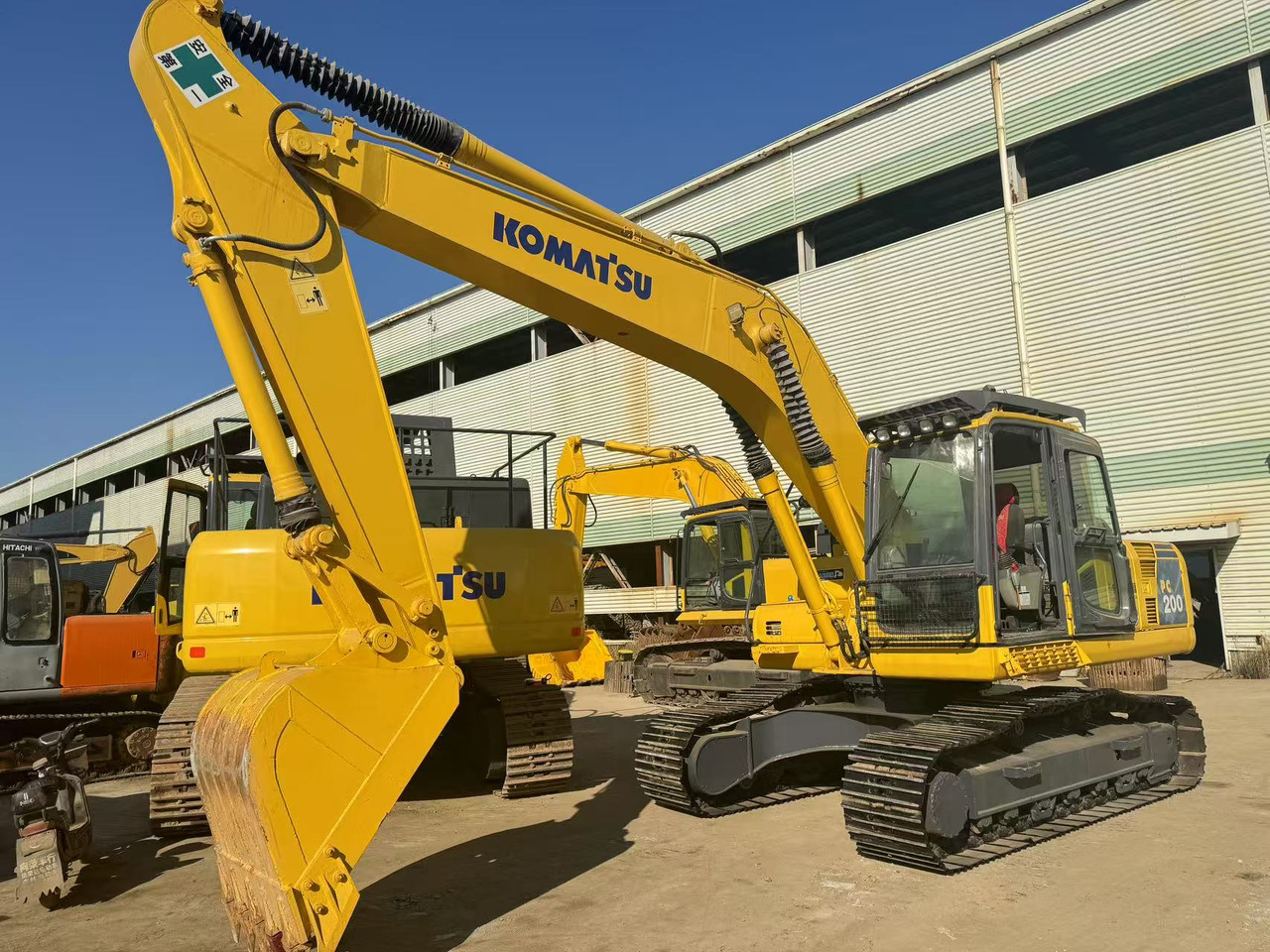 KOMATSU PC200-8 - Bager guseničar: slika 1 KOMATSU PC200-8 - Bager guseničar: slika 1