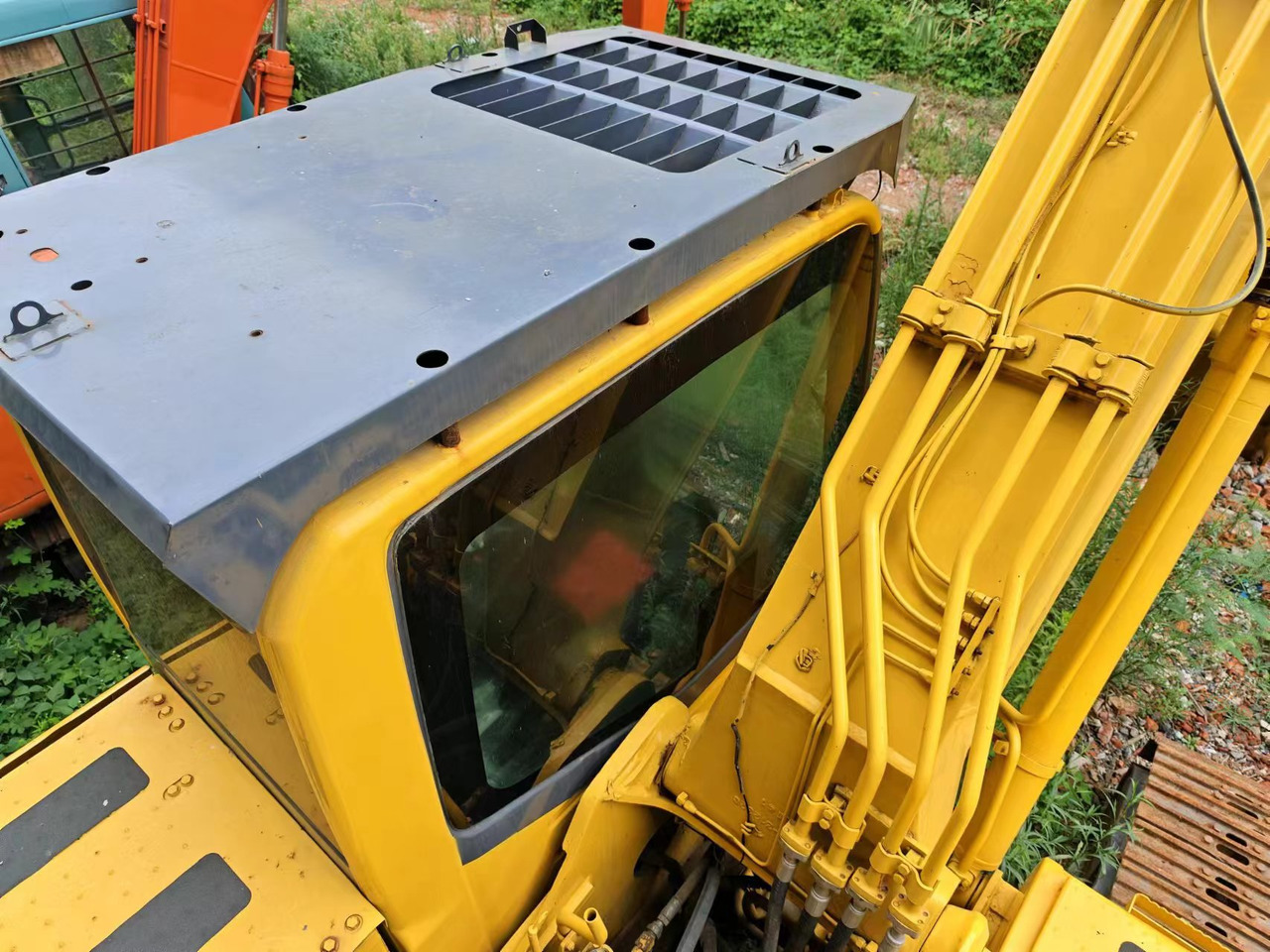 Bager guseničar KOMATSU PC200-8: slika 6