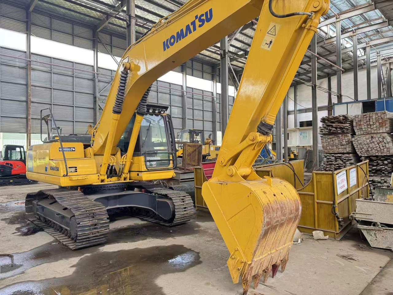 KOMATSU PC200-8 - Bager guseničar: slika 3 KOMATSU PC200-8 - Bager guseničar: slika 3