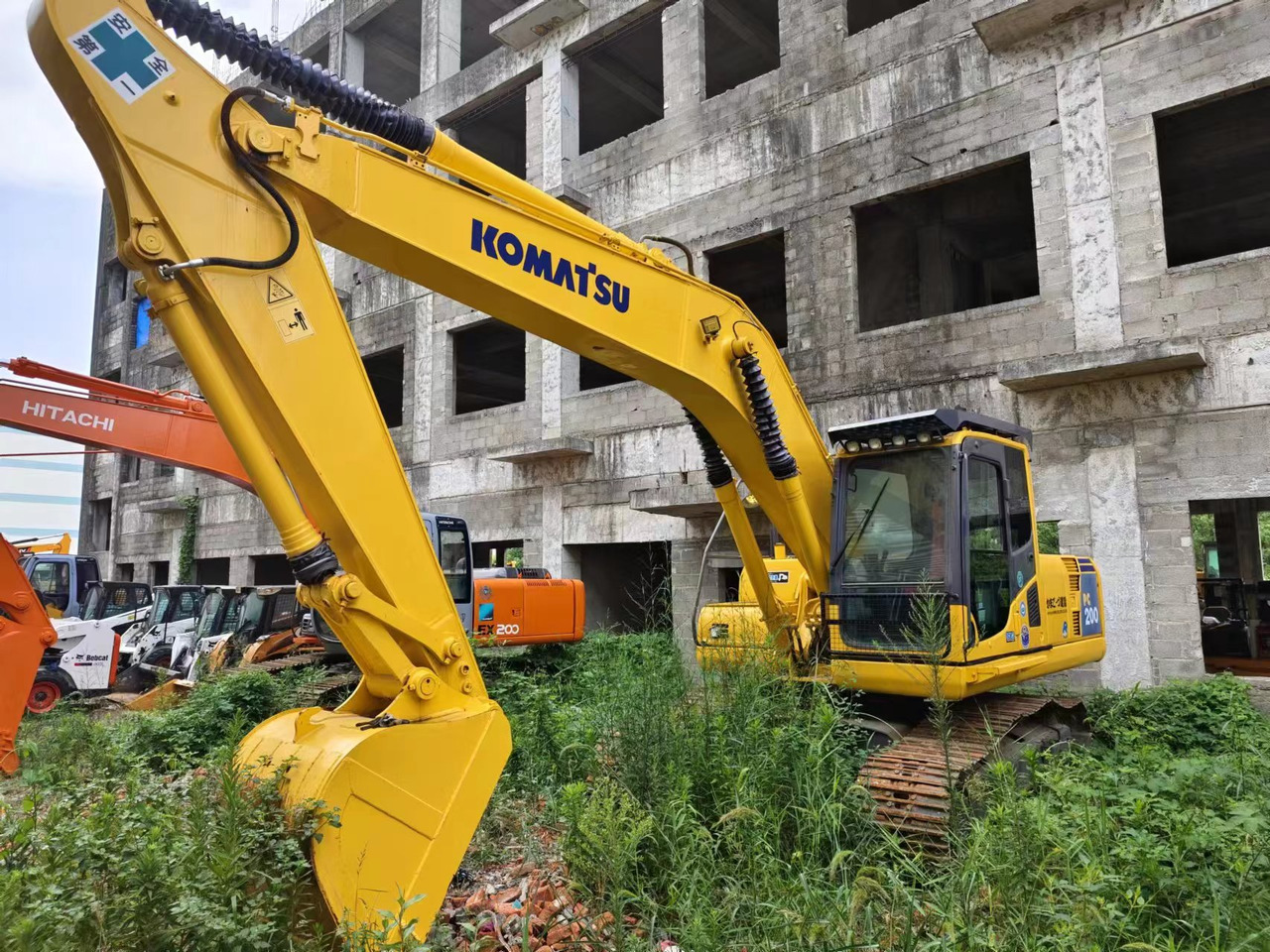 KOMATSU PC200-8 - Bager guseničar: slika 1 KOMATSU PC200-8 - Bager guseničar: slika 1