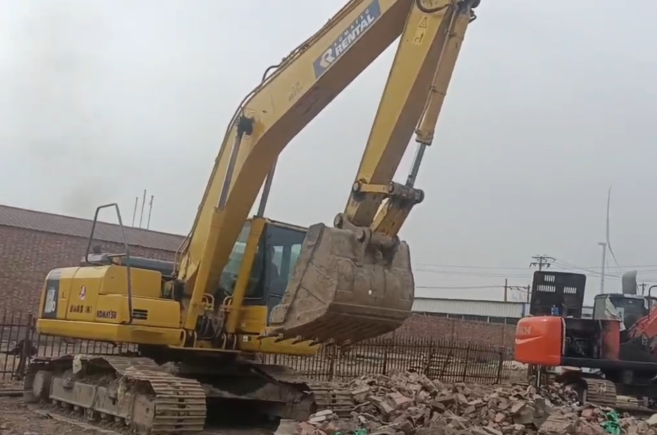 KOMATSU PC200-8N1 - Bager guseničar: slika 1 KOMATSU PC200-8N1 - Bager guseničar: slika 1