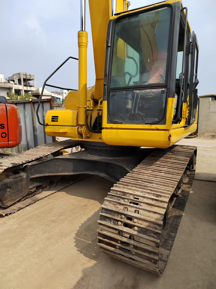 KOMATSU PC220-7 PC200-7 - Bager guseničar: slika 3 KOMATSU PC220-7 PC200-7 - Bager guseničar: slika 3